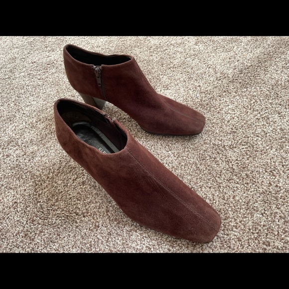 Anne Klein suede ankle boots 7.5 - Picture 4 of 4